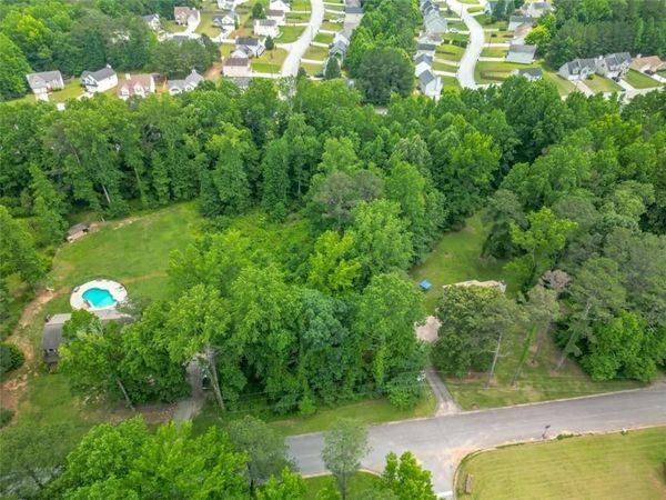 6990 Oak Leaf Drive , Fairburn, GA 30213