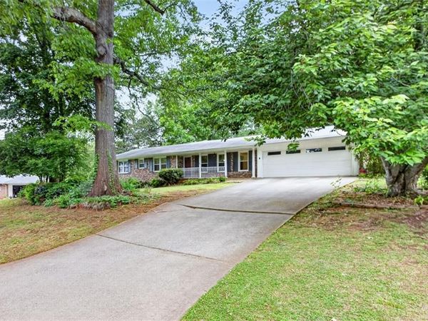 5623 Crestwood Drive , Stone Mountain, GA 30087