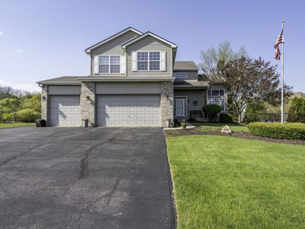 206 Chesapeake Bay , Winthrop Harbor, IL 60096