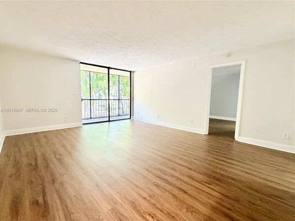 450 Commodore Dr , Unit 214, Plantation, FL 33325
