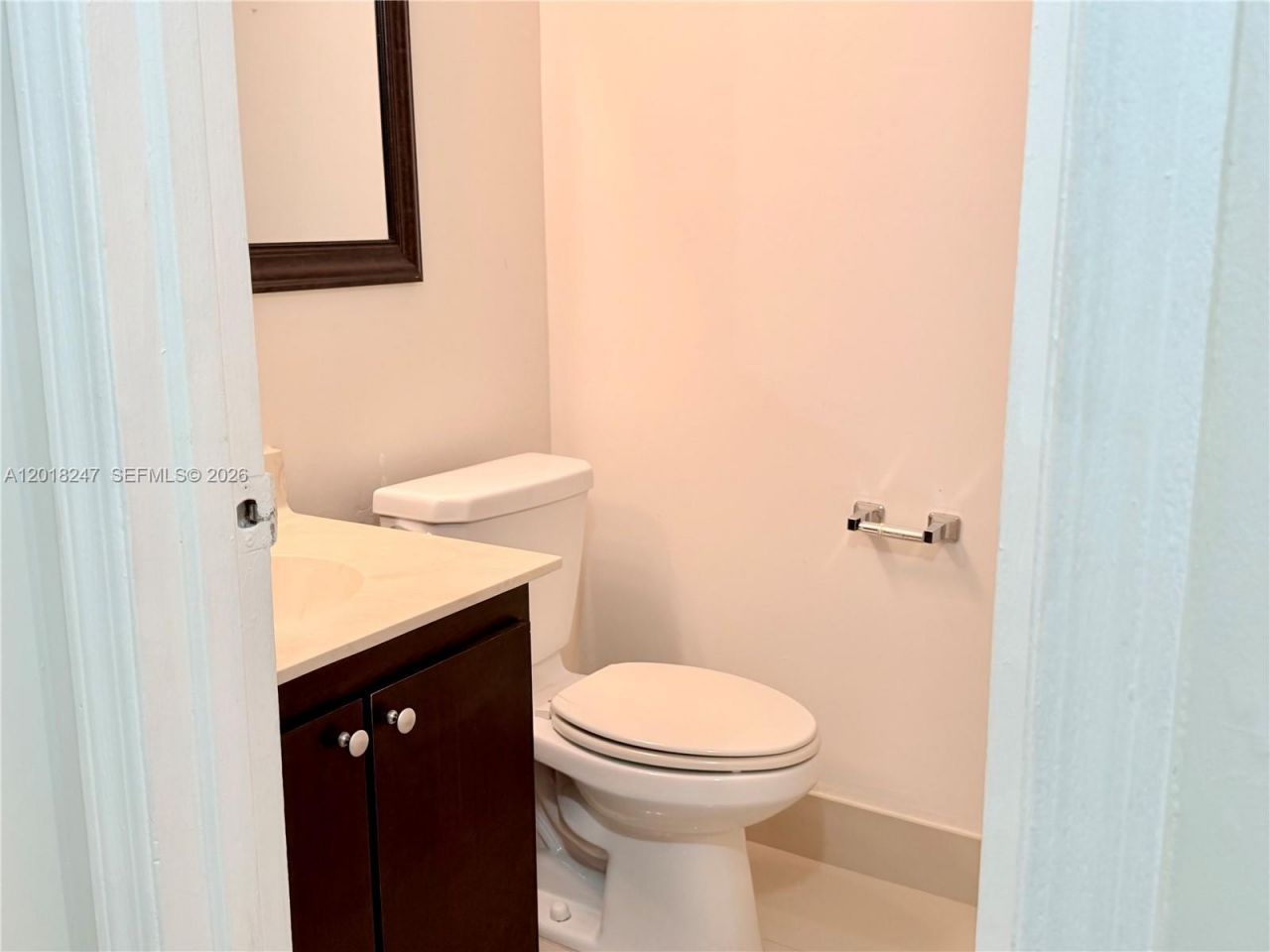 450 Commodore Dr, Unit 214, Plantation, FL 33325 Photo