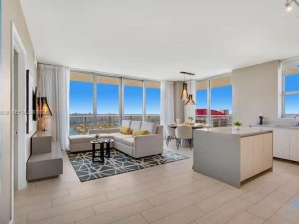 4010 S Ocean Dr , Unit R2708, Hollywood, FL 33019