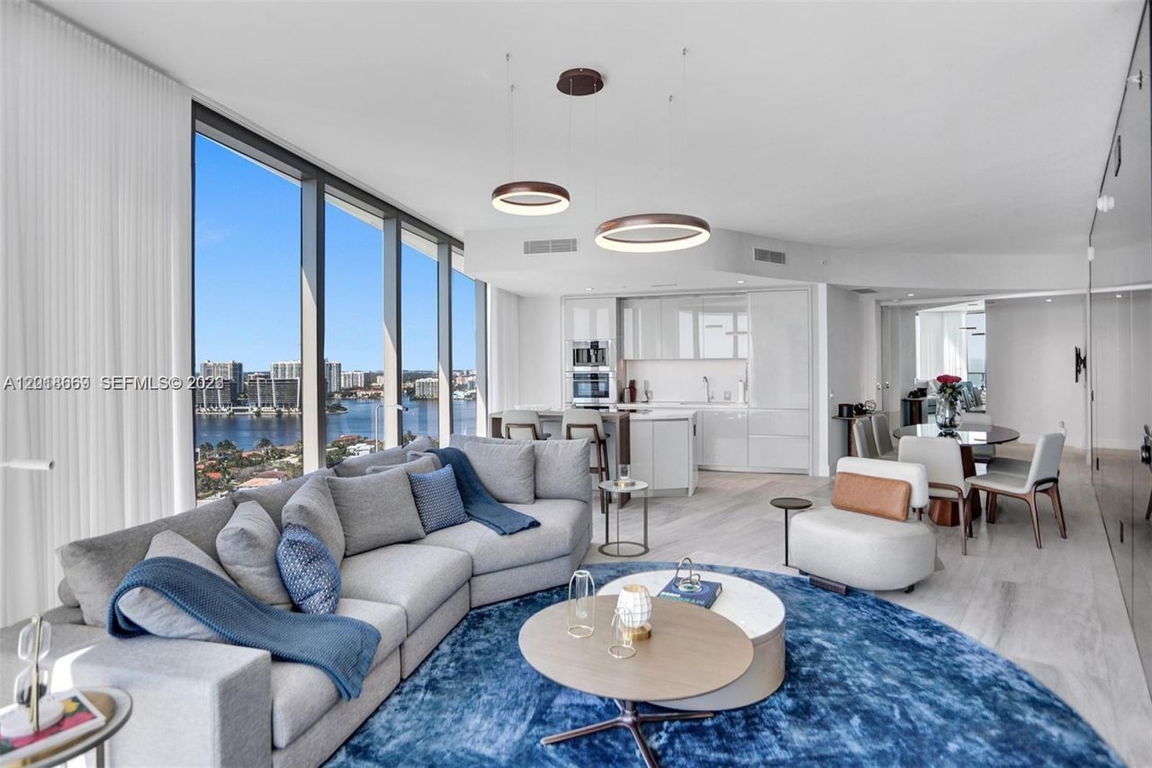 18975 Collins Ave , Unit 2204, Sunny Isles Beach, FL 33160 Photo