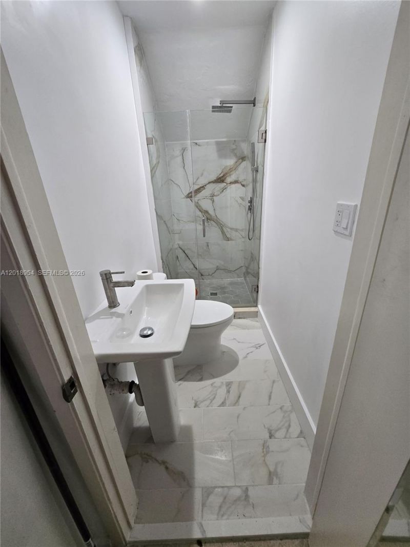 404 Viscaya Ave , Unit 404, Coral Gables, FL 33134 Photo