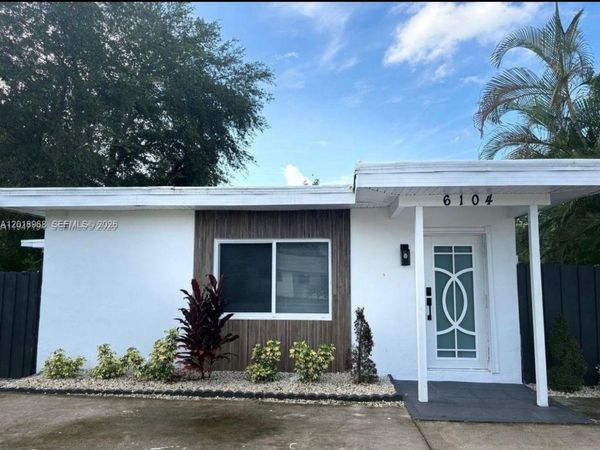 6104 SW 33rd St , Miramar, FL 33023