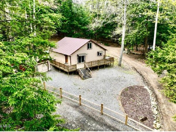 11 Lakeview Terrace, Hadley, NY 12835