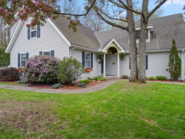 5 Mason Drive, Essex Junction, VT 05452