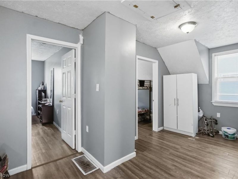 9706 Sophia Avenue, Cleveland, OH 44104 Photo 11