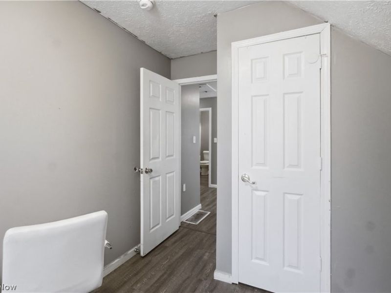 9706 Sophia Avenue, Cleveland, OH 44104 Photo 13