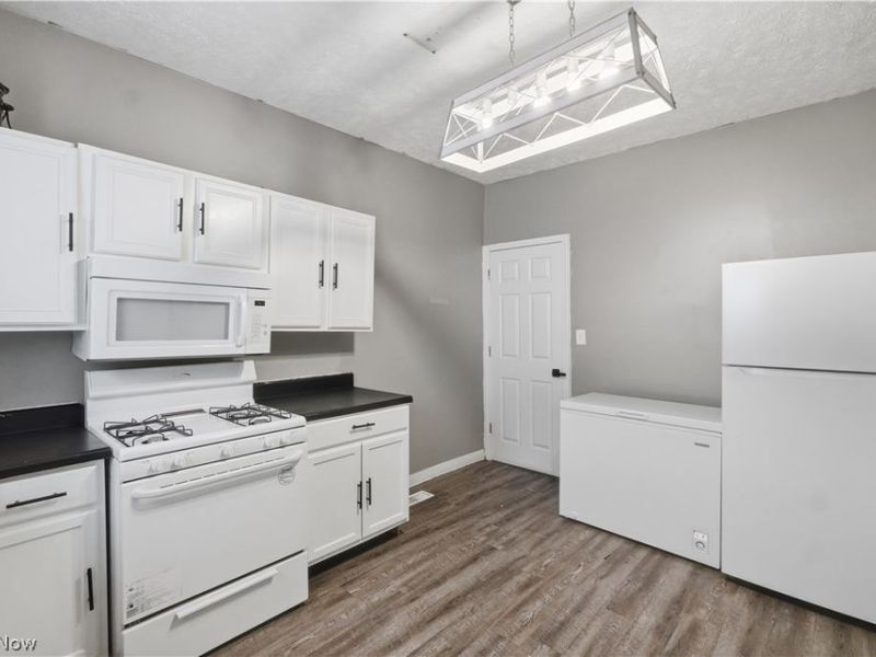 9706 Sophia Avenue, Cleveland, OH 44104 Photo 7