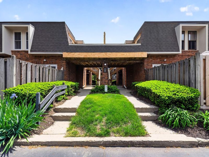 1484 Lafayette Drive, Unit A, Upper Arlington, OH 43220 Photo 4