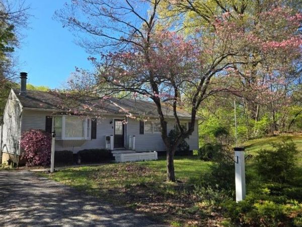 47 Woodland Dr, Vernon, NJ 07462