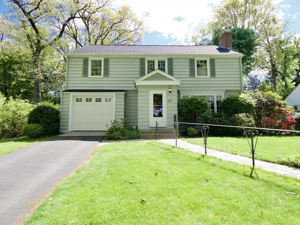 129 Chalmers St, Springfield, MA 01118