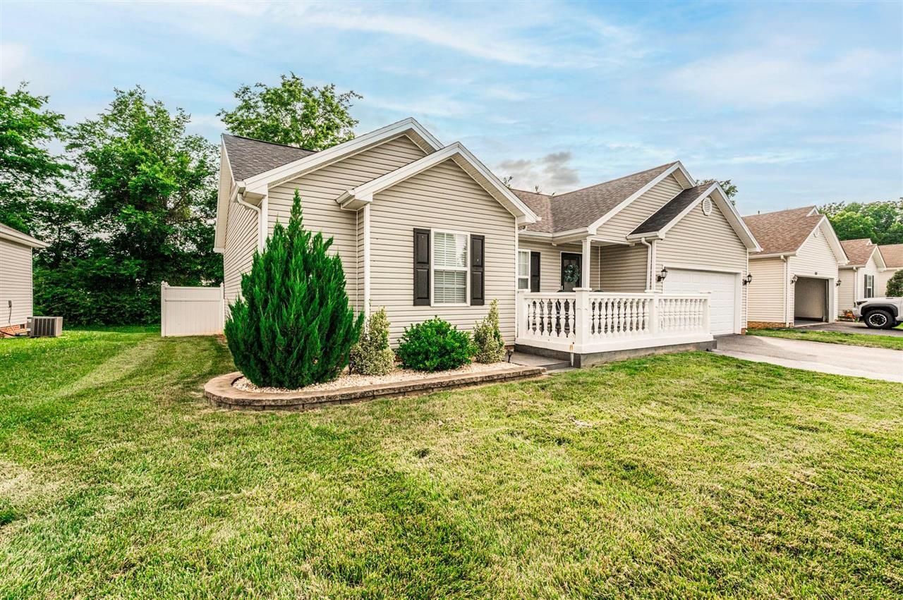 621 Sagittarius Avenue , Bowling Green, KY 42101 Main Photo