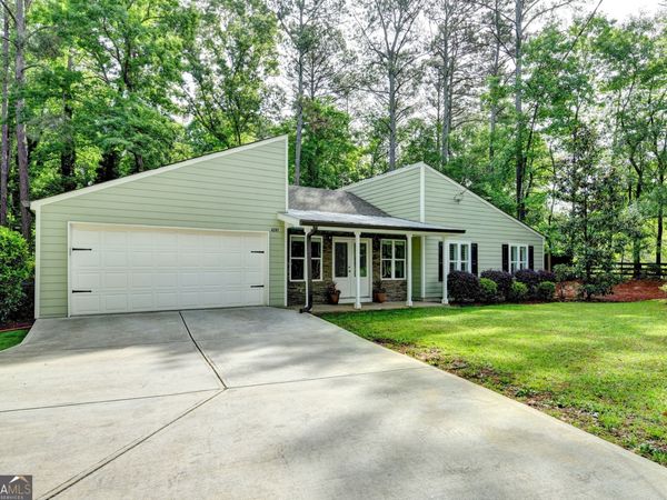 4243 N Arnold Mill Road, Woodstock, GA 30188
