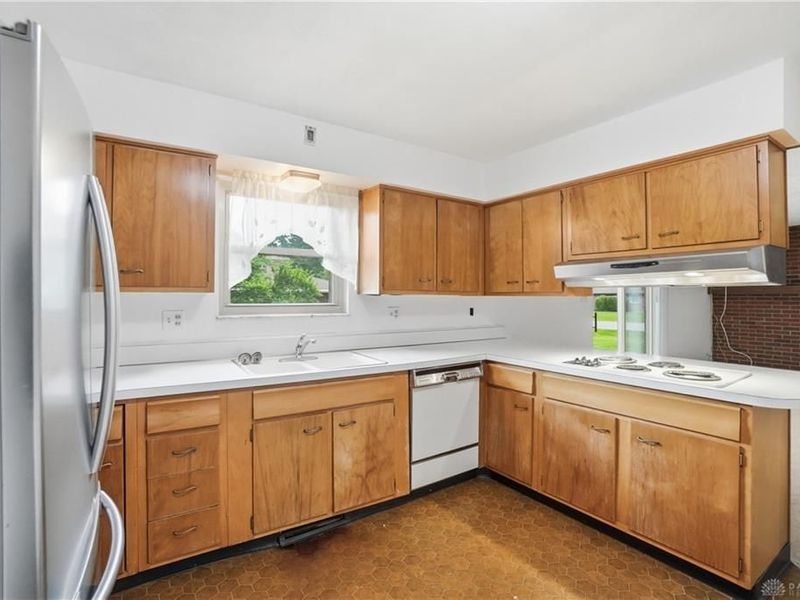 101 Winchcombe Drive, Washington Township, OH 45459 Photo 11