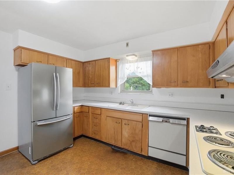 101 Winchcombe Drive, Washington Township, OH 45459 Photo 12