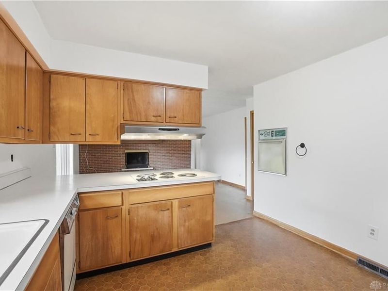 101 Winchcombe Drive, Washington Township, OH 45459 Photo 14