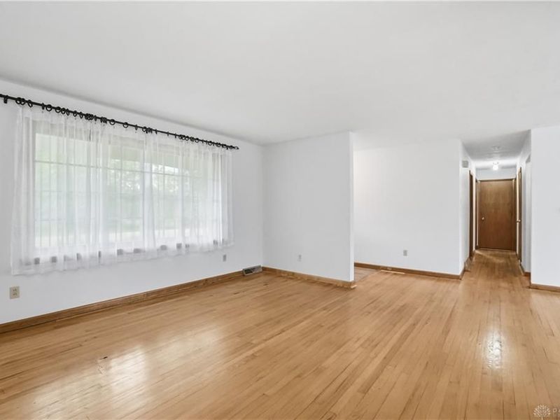 101 Winchcombe Drive, Washington Township, OH 45459 Photo 7
