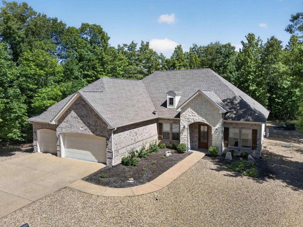 15 Tranquilo Lane, Hot Springs Village, AR 71909