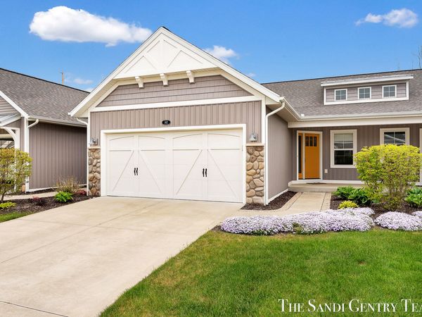 562 Riverbank Circle, Unit 15, Zeeland, MI 49464