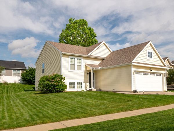 10121 Castle Creek Circle, Unit 45, Galesburg, MI 49053