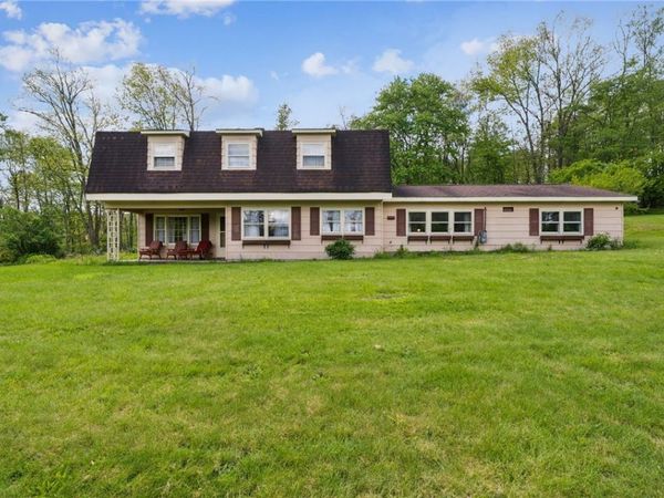 466 Walker Dr, Indiana, PA 15701