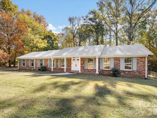 1840 Stoneyridge Drive , Charlotte, NC 28214
