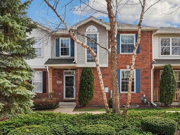 6577 Pine Lake Drive, Tinley Park, IL 60477