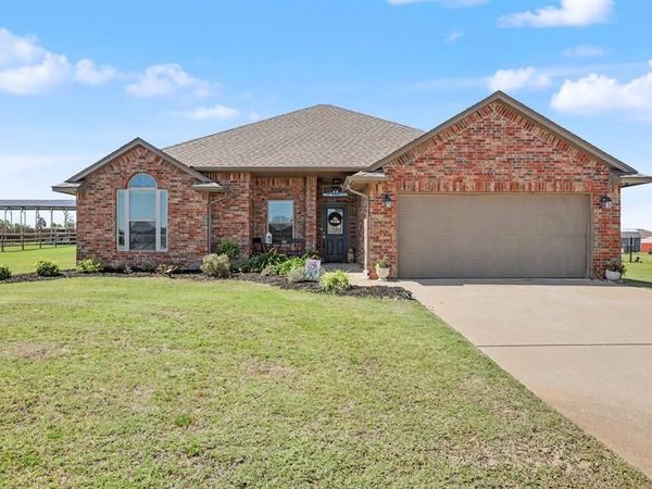 1941 Debbie Drive, Guthrie, OK 73044