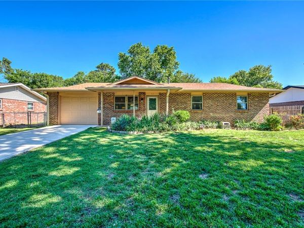 2500 N Jill Circle , Springdale, AR 72762
