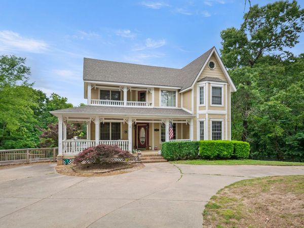 645 W Lancashire Boulevard , Bella Vista, AR 72715