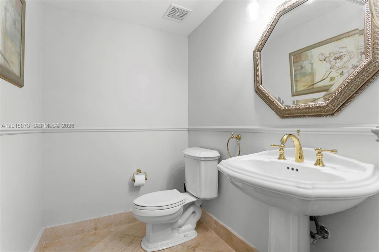 19111 Collins Ave , Unit 604, Sunny Isles Beach, FL 33160 Photo