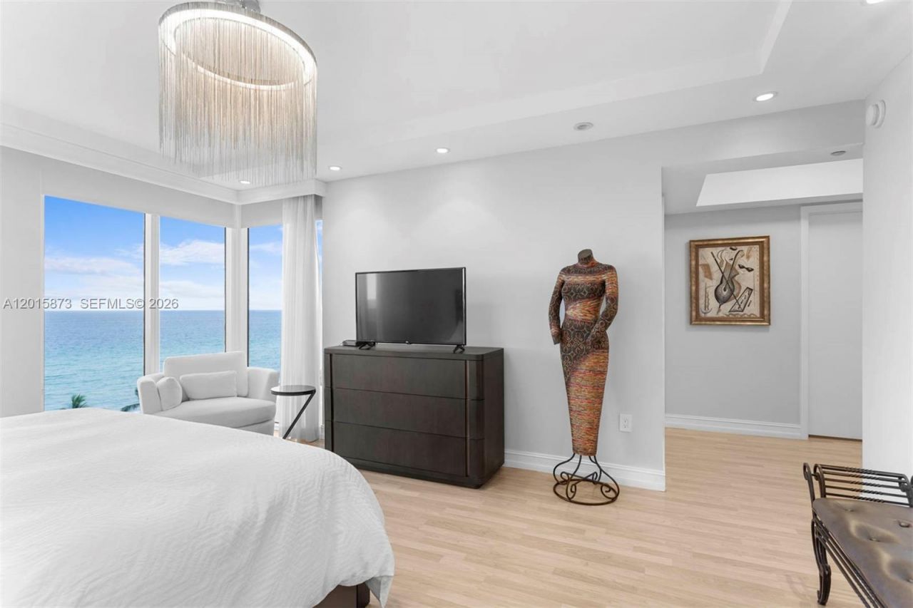 19111 Collins Ave , Unit 604, Sunny Isles Beach, FL 33160 Photo
