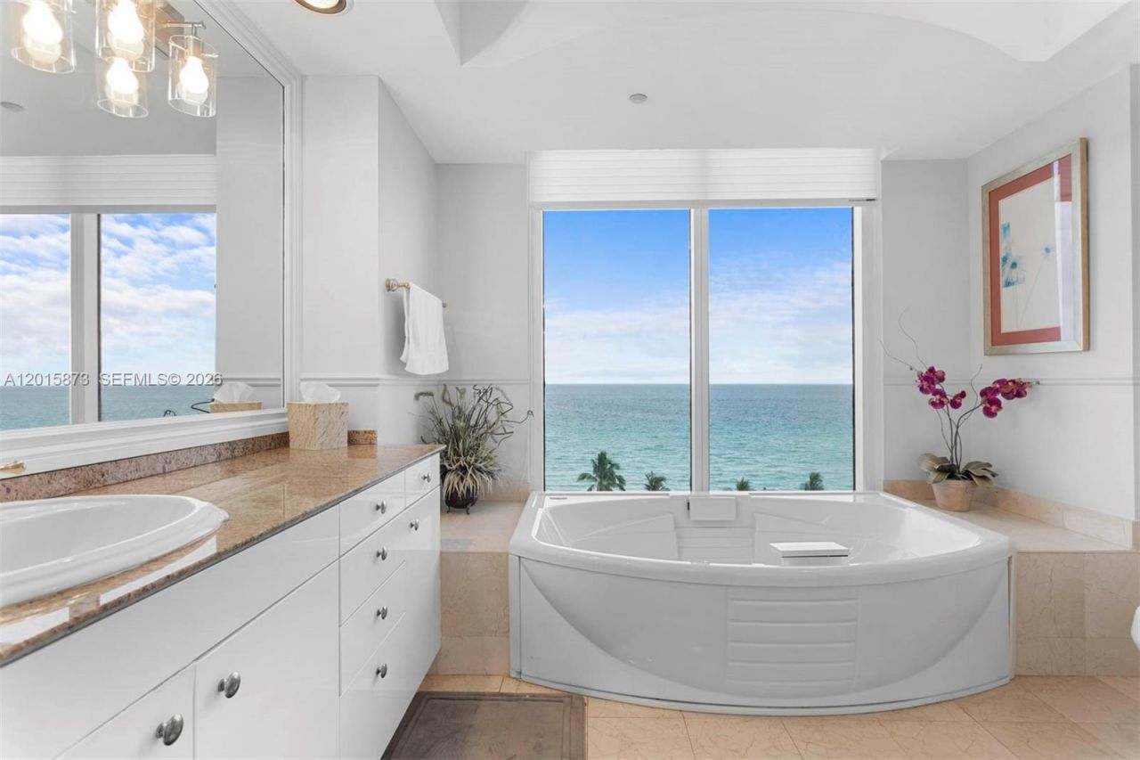 19111 Collins Ave , Unit 604, Sunny Isles Beach, FL 33160 Photo