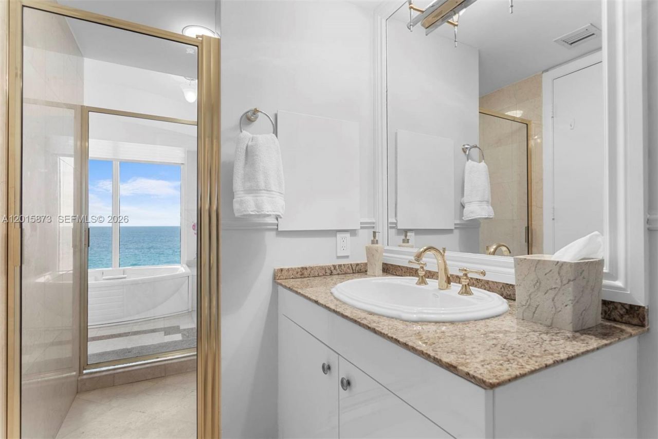 19111 Collins Ave , Unit 604, Sunny Isles Beach, FL 33160 Photo