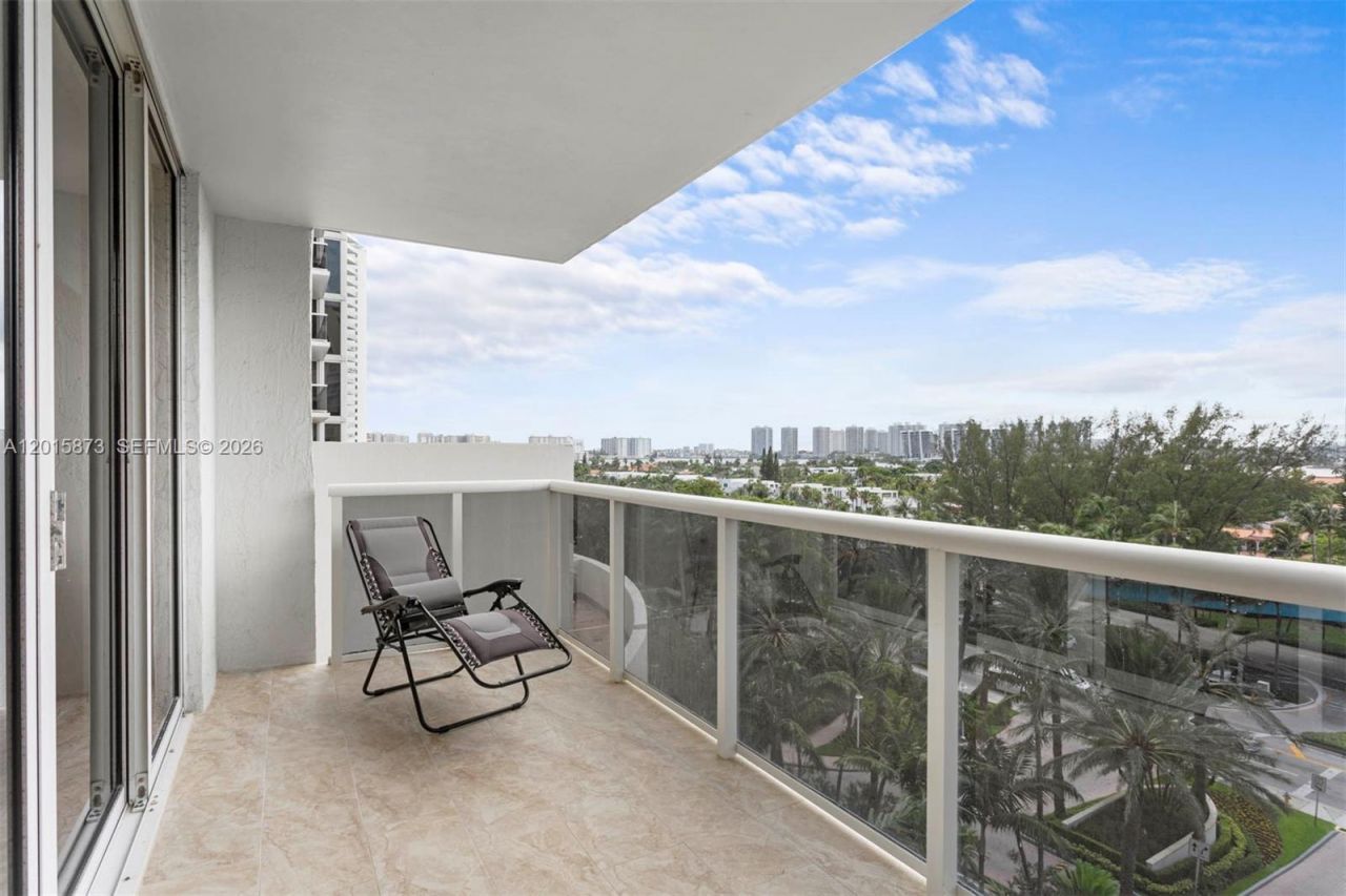 19111 Collins Ave , Unit 604, Sunny Isles Beach, FL 33160 Photo