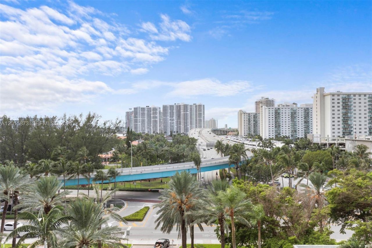 19111 Collins Ave , Unit 604, Sunny Isles Beach, FL 33160 Photo