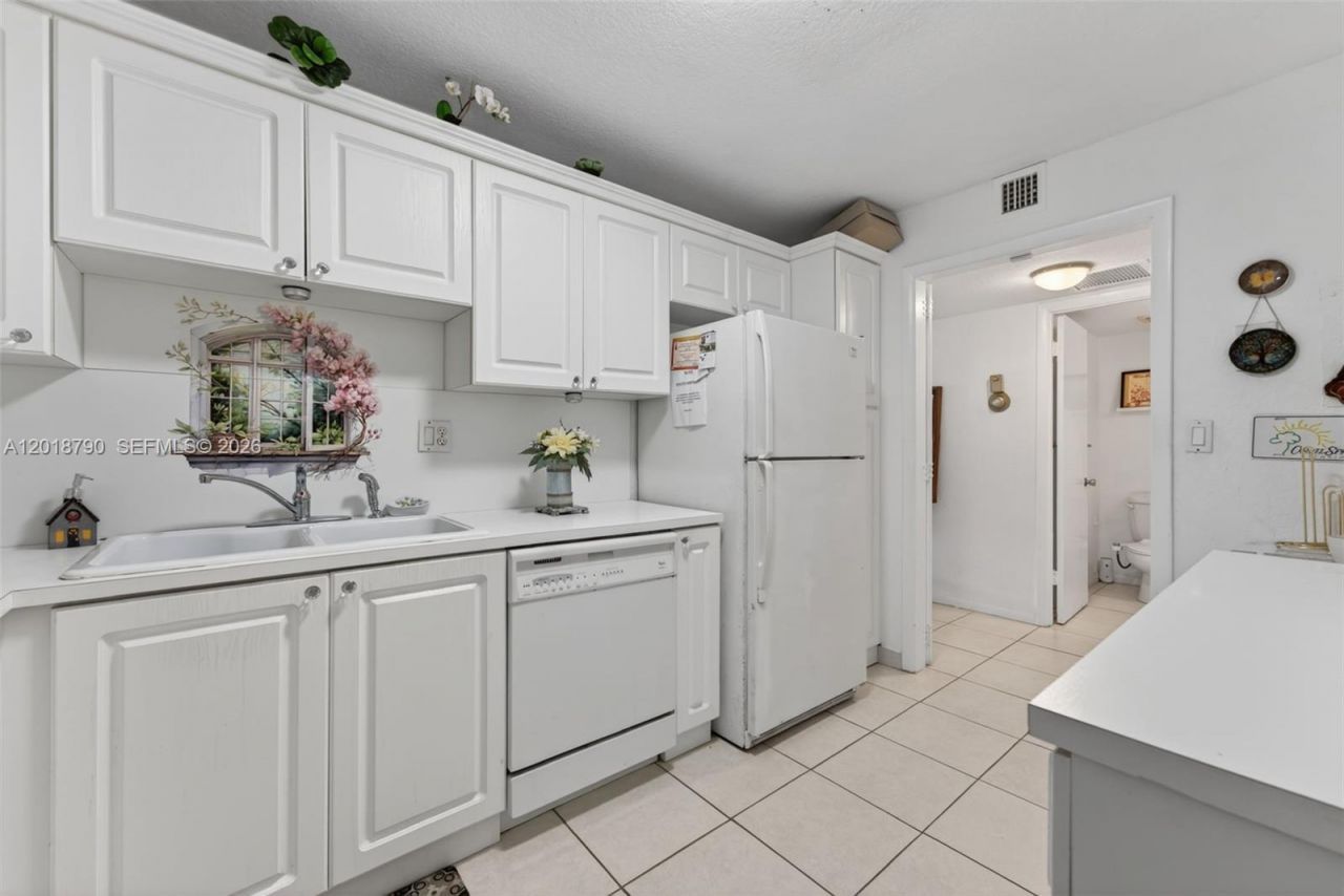 10777 W Sample Rd , Unit 209, Coral Springs, FL 33065 Photo