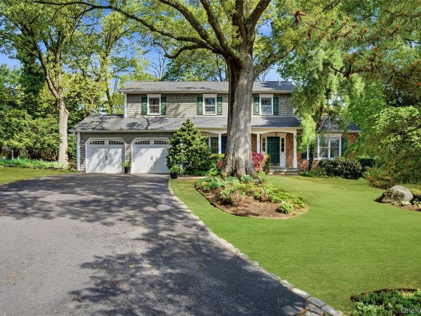 7 Great Neck Court , Huntington, NY 11743