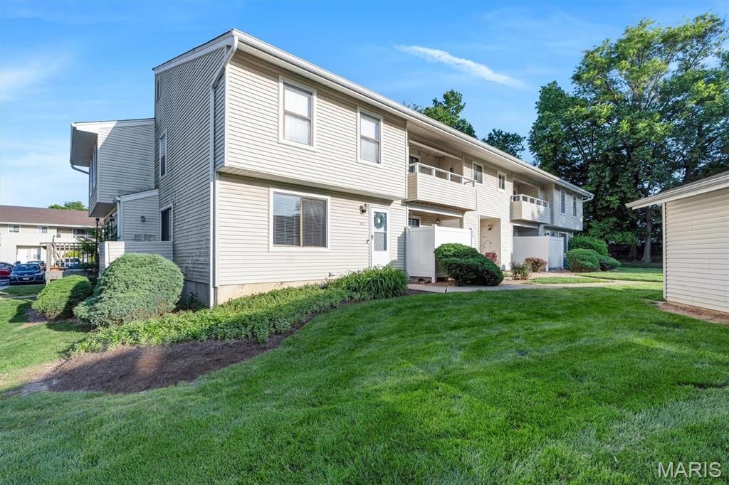 613 Summer Winds Lane  Saint Peters, MO 63376