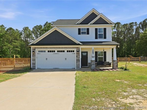 1685 Overhills Road , Spring Lake, NC 28390