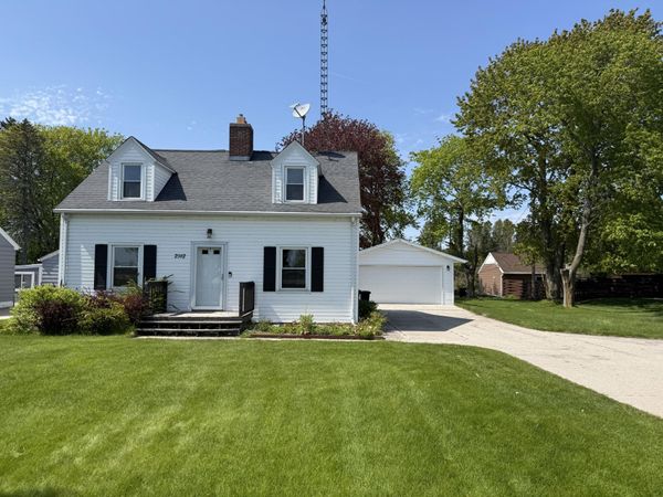 2912 Memorial Dr, Two Rivers, WI 54241