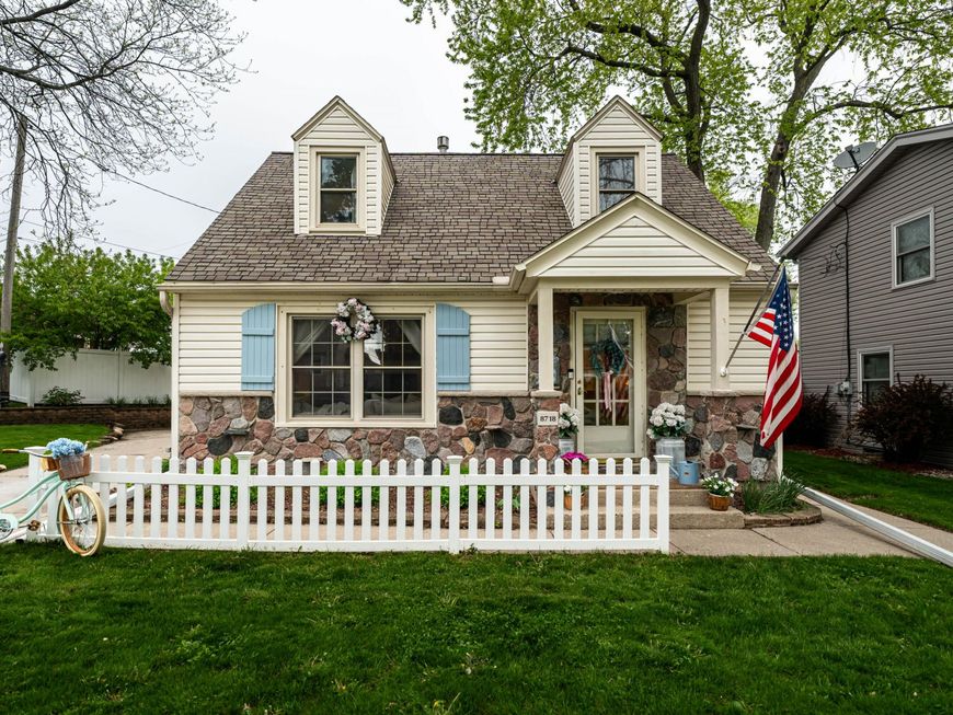 Main Photo