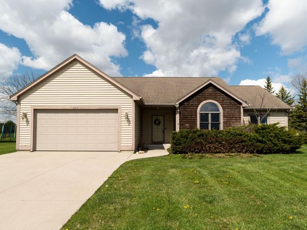 429 S Heritage St, Belgium, WI 53004