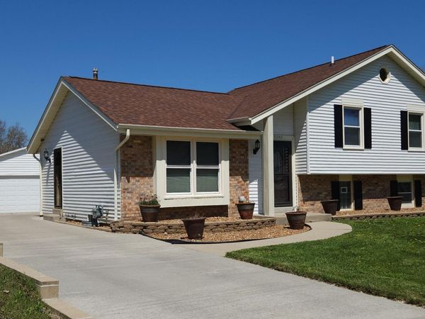 9340 W Arch Ave, Milwaukee, WI 53224