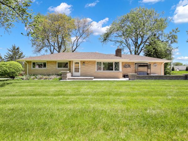 4140 N 162nd St, Brookfield, WI 53005