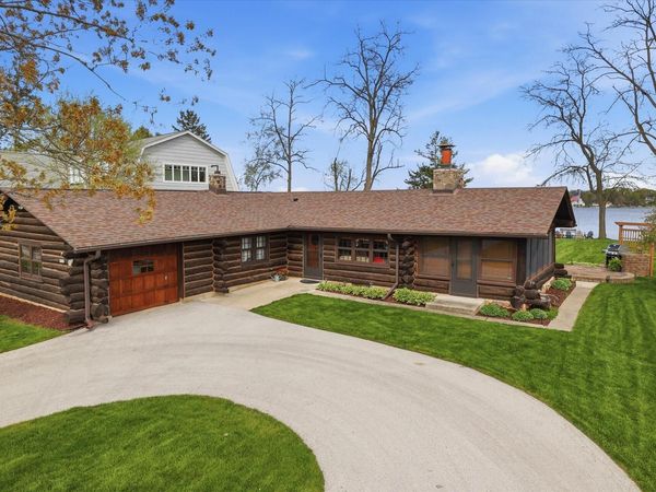 W322N7526 Reddelien Rd, Merton, WI 53029