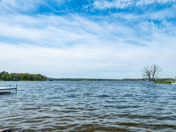 2717 Ridley Rd, Delafield, WI 53029