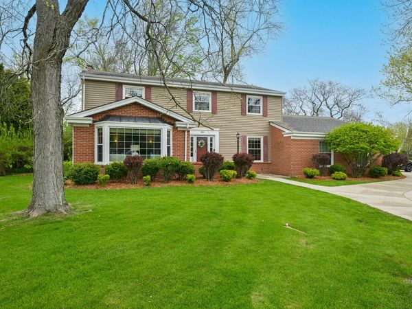 480 E Calumet Rd, Fox Point, WI 53217
